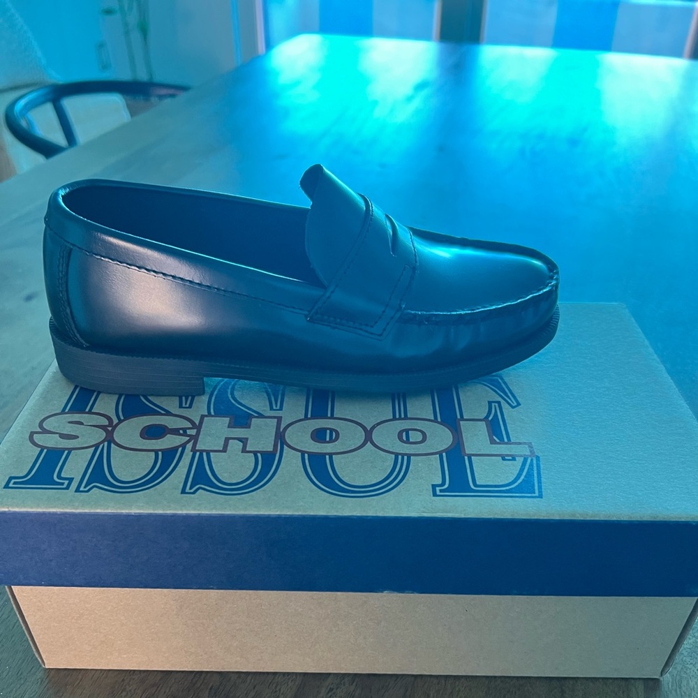School Issue | Penny Loafer Unisex Size 2 Youth